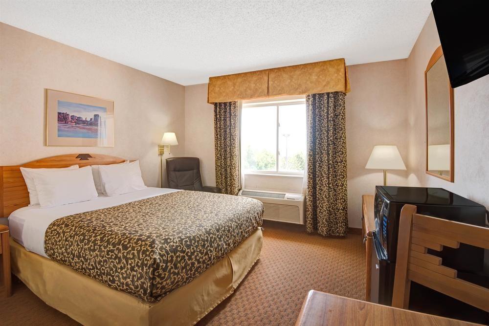 Days Inn & Suites By Wyndham Airport Albuquerque Ngoại thất bức ảnh