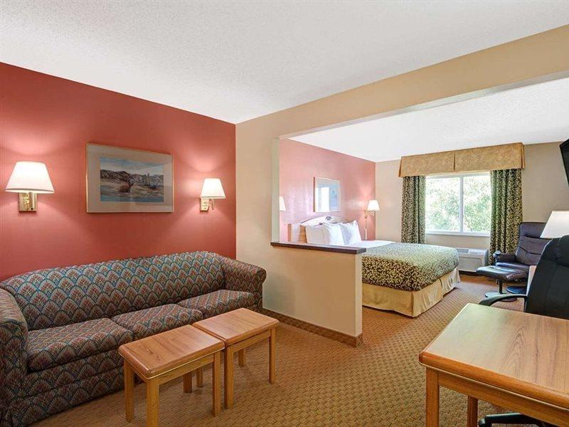 Days Inn & Suites By Wyndham Airport Albuquerque Ngoại thất bức ảnh