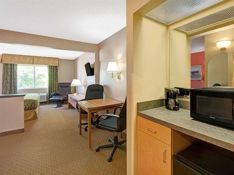 Days Inn & Suites By Wyndham Airport Albuquerque Ngoại thất bức ảnh